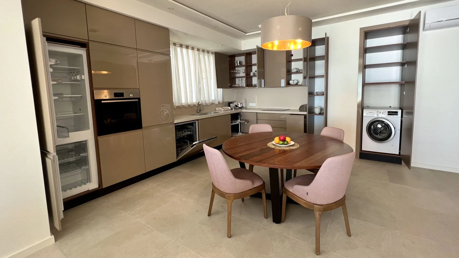 Prodaja, stan, 110m², Budva, Crna Gora