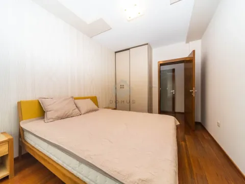 Izdavanje, dvosoban stan, 76m², Centar, Podgorica - image 7