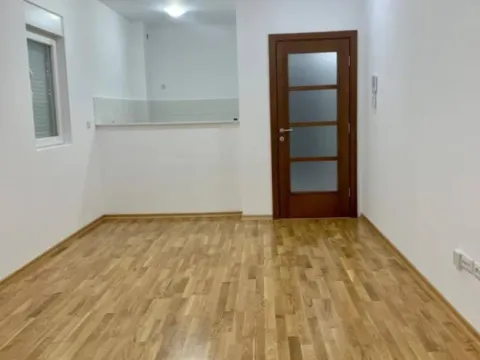Izdavanje, dvosoban stan, 60m2, Tuški Put, Podgorica Izdavanje, dvosoban stan, 60m2, Tuški Put, Podgorica
