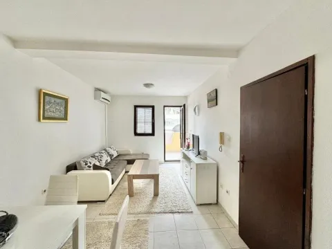 Prodaja, jednosoban stan, 40m², Budva, Crna Gora - image 1