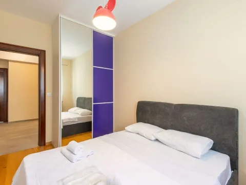 Rent, three bedroom apartment, 140m², Škaljari, Kotor - image 11