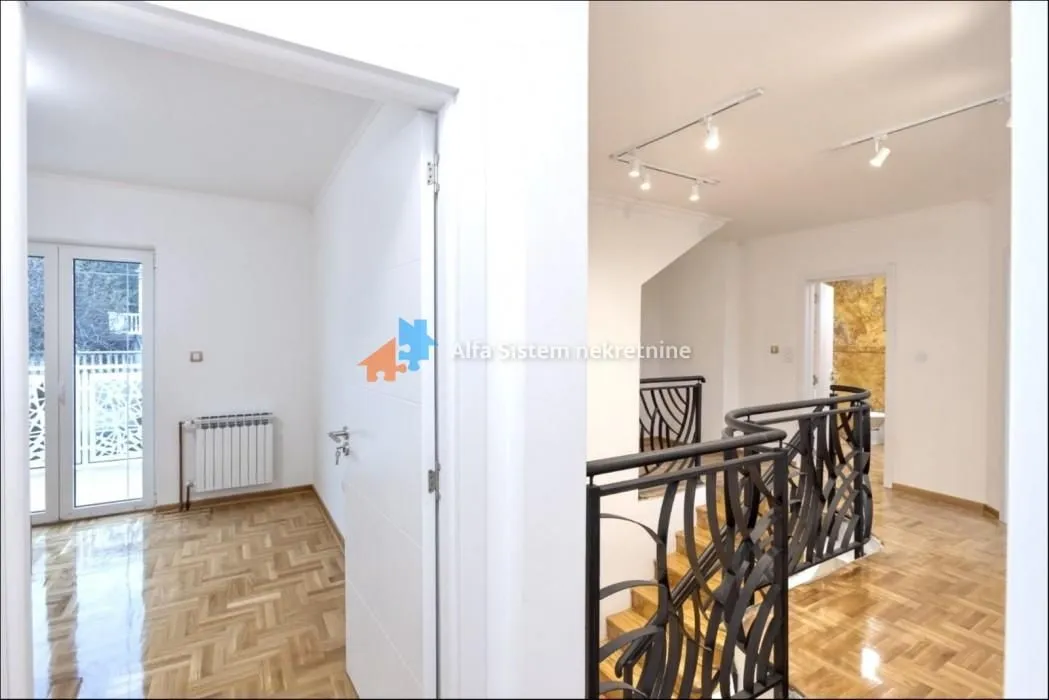 Izdavanje, kuća, 417m², Voždovac Sve Podlokacije, Beograd