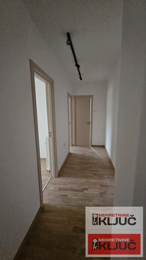 Prodaja, dvosoban stan, 59m², Sajmište, Novi Sad