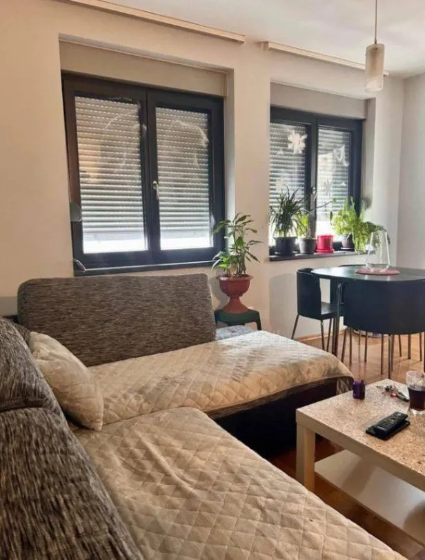 Izdavanje, jednosoban stan, 42m², Blok 9, Podgorica