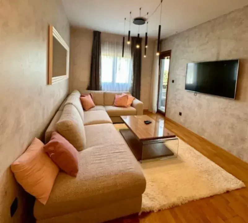 Izdavanje, dvosoban stan, 60m², Ljubović, Podgorica