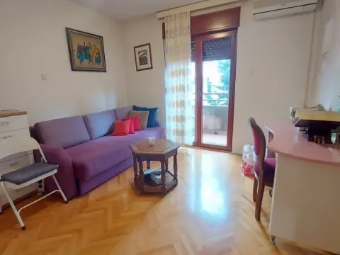 Prodaja, trosoban stan, 108m², Malo Brdo, Podgorica - image 2