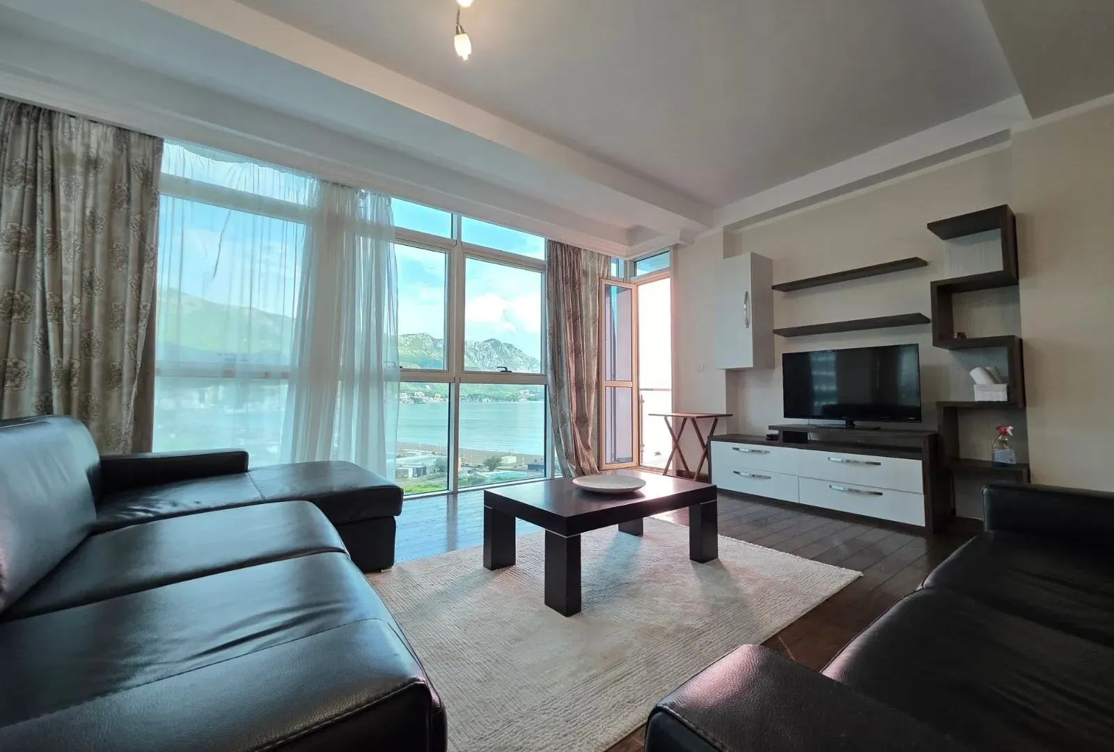 Sale, two bedroom apartment, 89m², Bečići, Budva