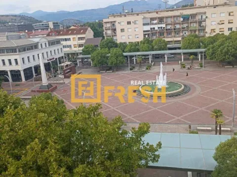 Izdavanje, dvosoban stan, 58m², Centar, Podgorica - image 9