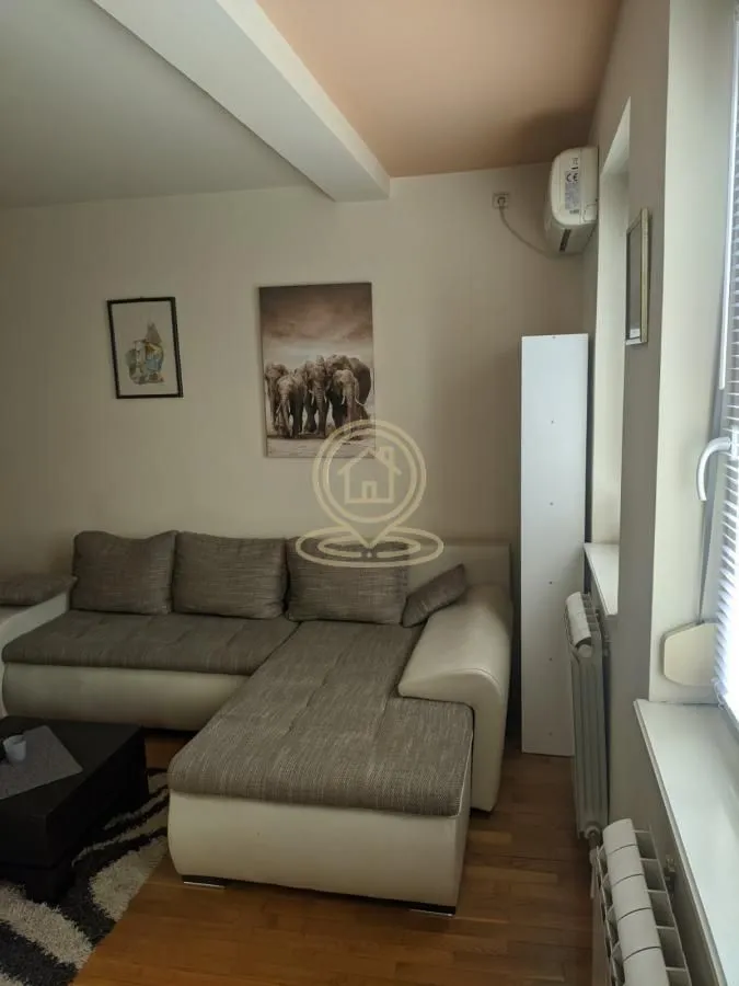 Izdavanje, dvosoban stan, 47m², Bulevar Oslobodjenja, Novi Sad Sve Podlokacije