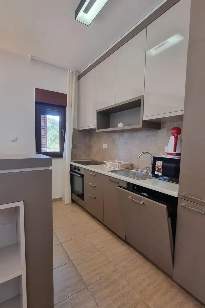 Prodaja, dvosoban stan, 130m², Bečići, Budva