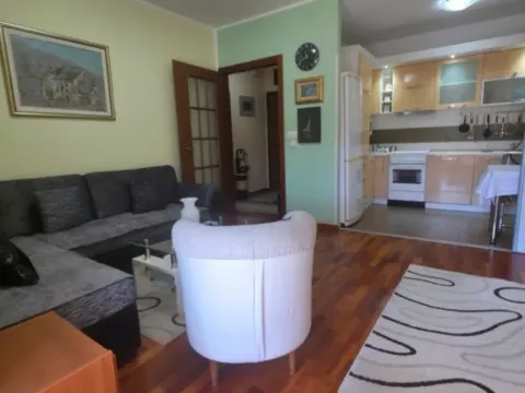 Izdavanje, dvosoban stan, 78m², City Kvart, Podgorica - image 12