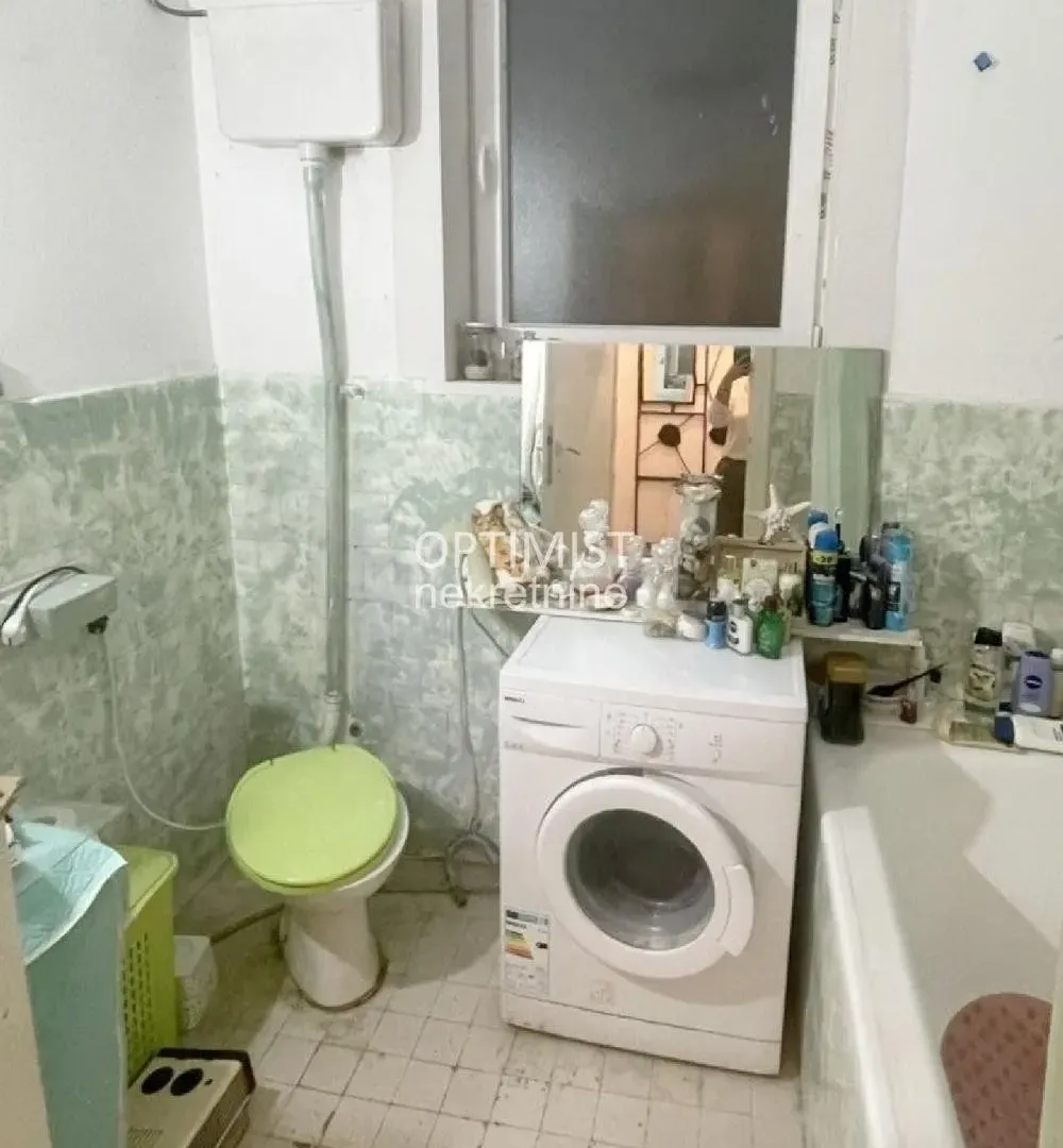 Sale, four bedroom apartment, 97m², Stari Grad, Beograd