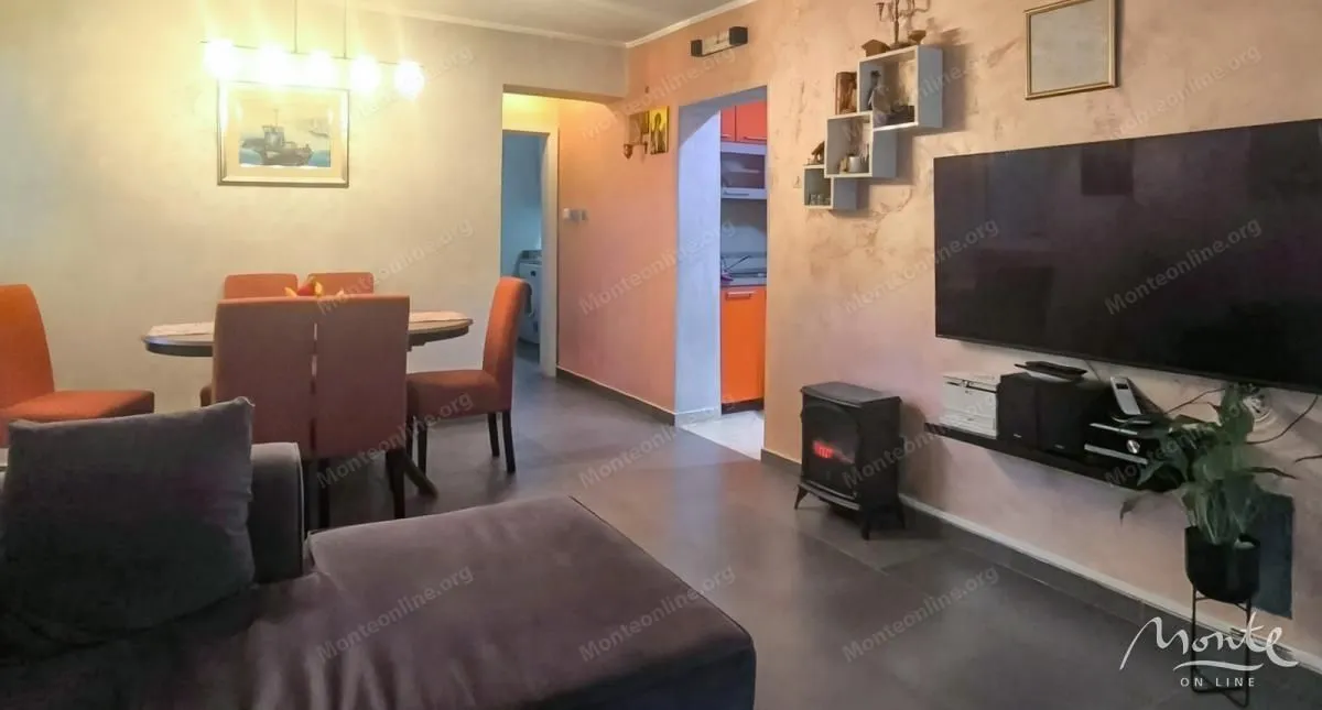 Prodaja, dvosoban stan, 54m², Dobrota, Kotor