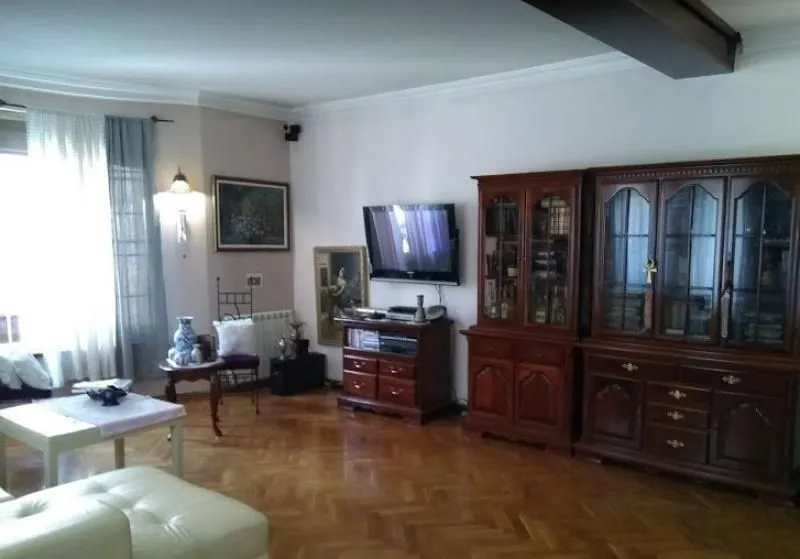Izdavanje, kuća, 390m², Savski Venac, Beograd