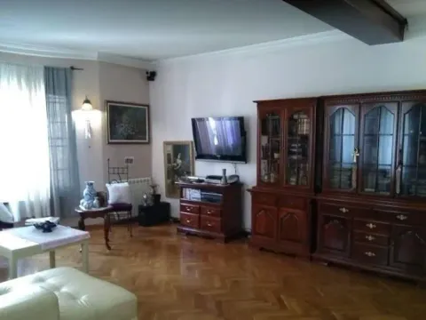 Izdavanje, kuća, 390m², Savski Venac, Beograd - image 2