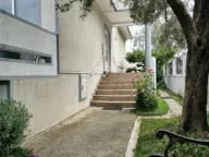 Prodaja, kuća, 350m², Stari Aerodrom, Podgorica - image 1