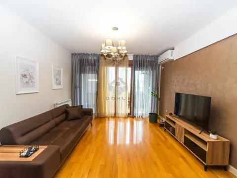 Izdavanje, trosoban stan, 100m², Krivi Most, Podgorica - image 2