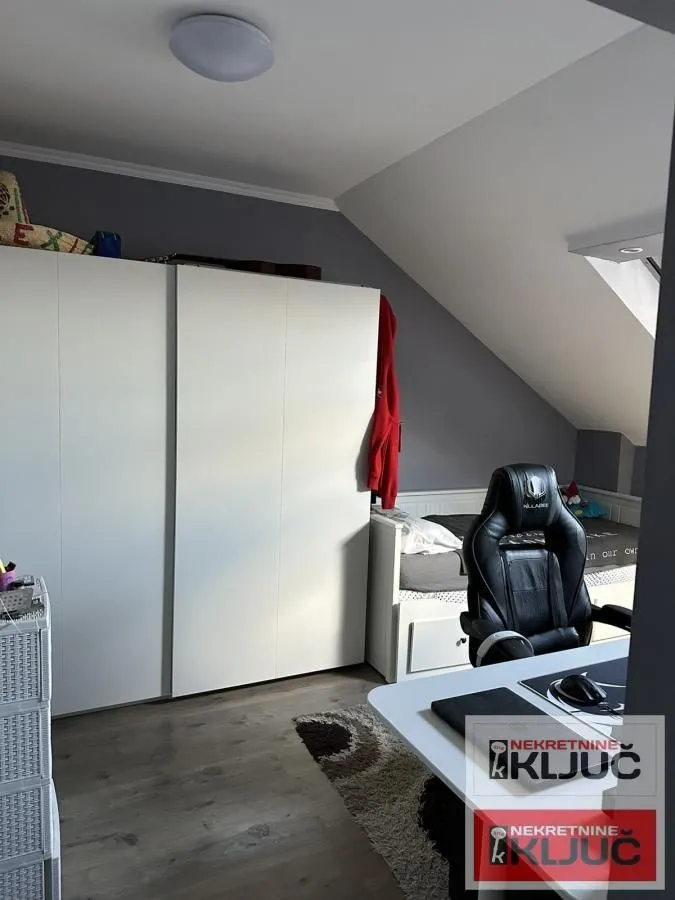 Prodaja, trosoban stan, 81m², Sajmište, Novi Sad