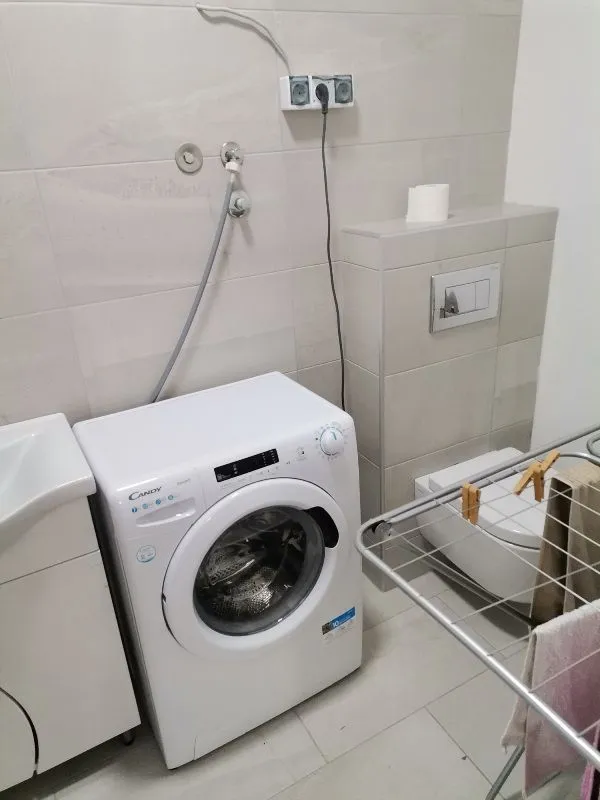 Izdavanje, dvosoban stan, 65m², Karaburma, Palilula Sve Podlokacije