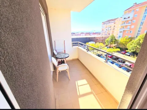 Izdavanje, jednosoban stan, 50m², Stari Aerodrom, Podgorica - image 2