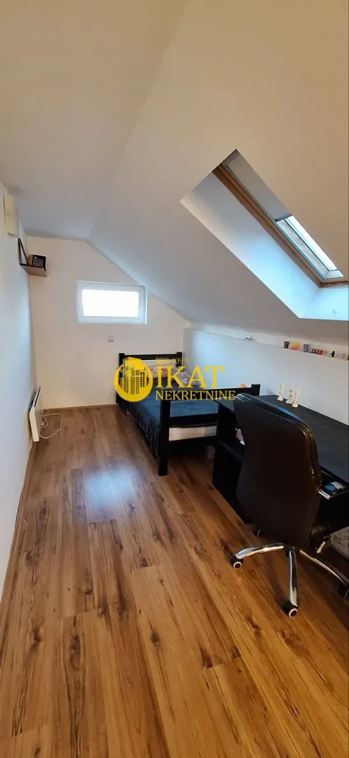 Izdavanje, dvosoban stan, 65m², Zemun Gardoš, Zemun Sve Podlokacije