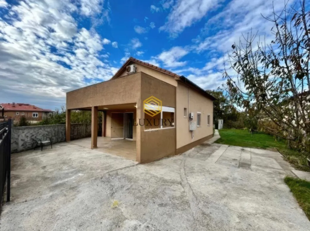 Rent, house, 180m², Masline, Podgorica
