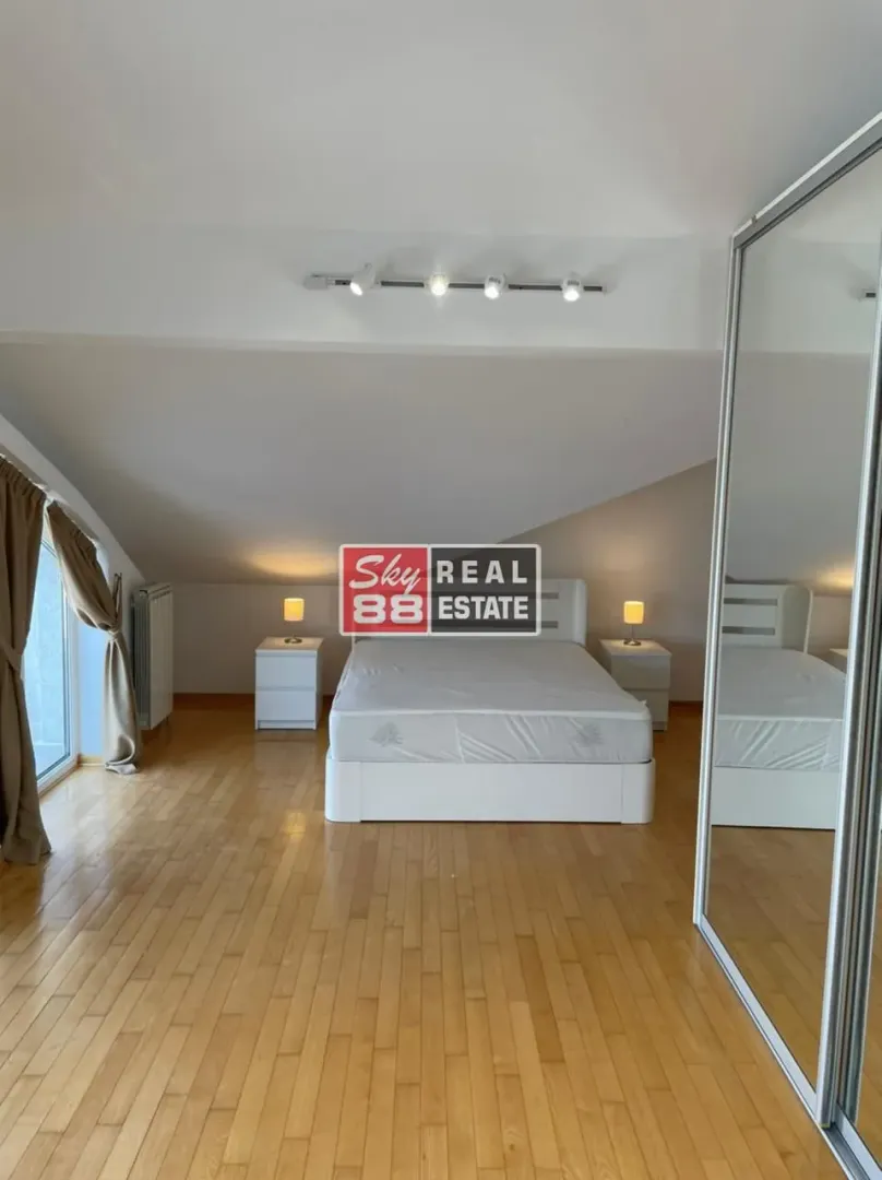 Izdavanje, kuća, 210m², Savski Venac, Beograd