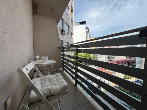 Izdavanje, dvosoban stan, 54m², Centar, Novi Sad - image 14