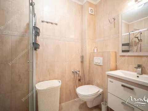 Sale, one bedroom apartment, 42m², Dobrota, Kotor - image 17