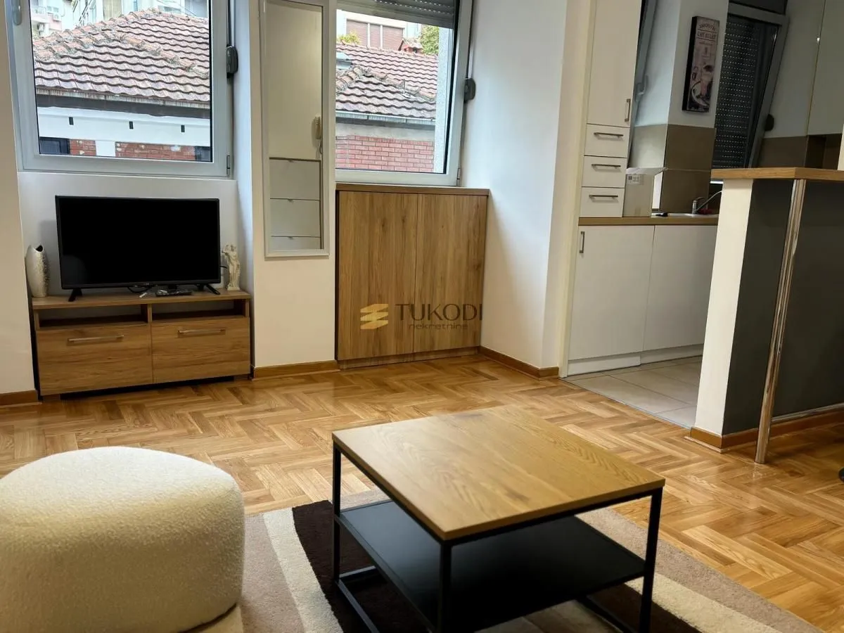 Izdavanje, dvosoban stan, 40m², Stari Grad, Beograd