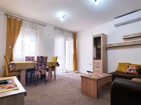 Izdavanje, dvosoban stan, 63m², Blok 9, Podgorica - image 2