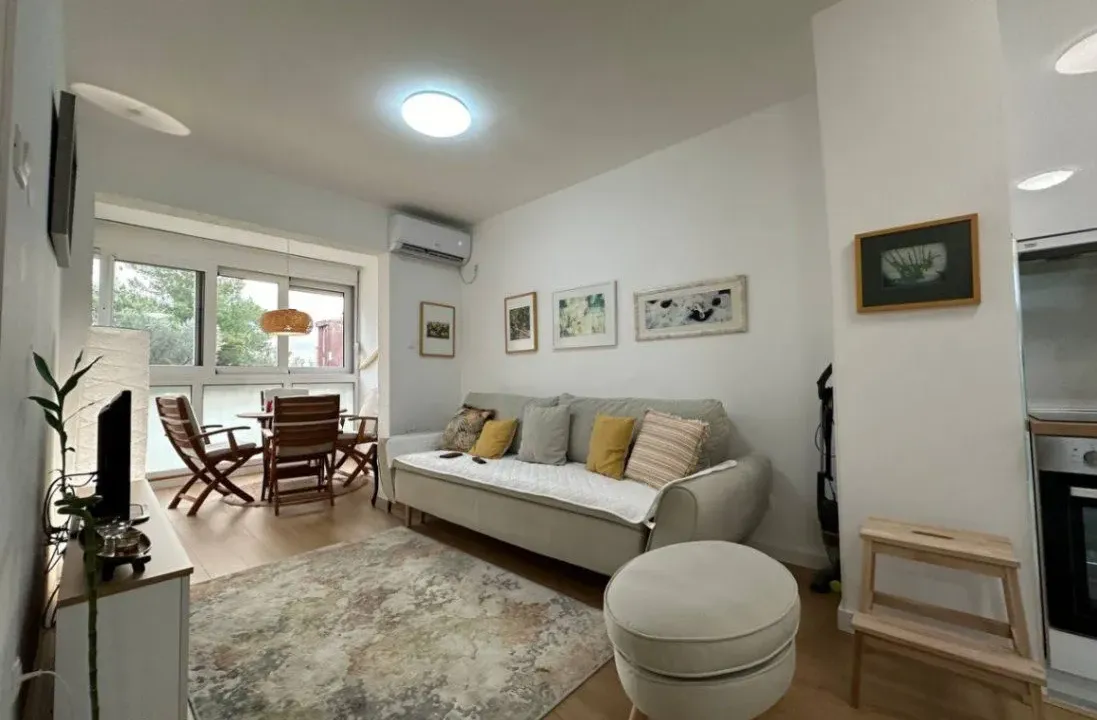 Sale, one bedroom apartment, 40m², Bijeli Do, Budva
