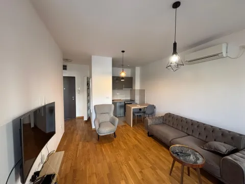 Rent, one bedroom apartment, 45m², City Kej, Podgorica - image 8