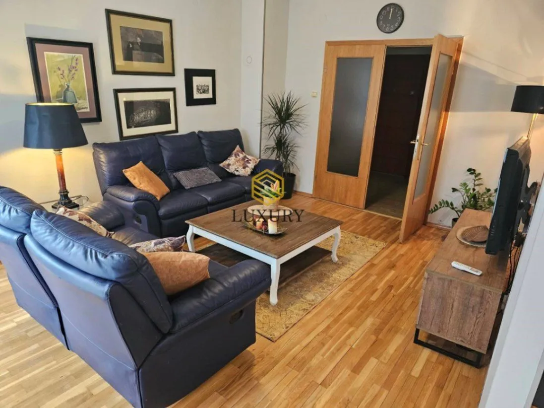 Izdavanje, trosoban stan, 90m², Ljubović, Podgorica