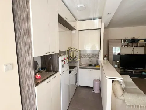 Izdavanje, dvosoban stan, 60m², Centar, Bar - image 6