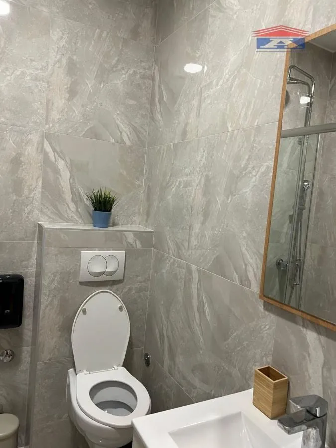 Izdavanje, garsonjera, 27m², Centar, Novi Sad