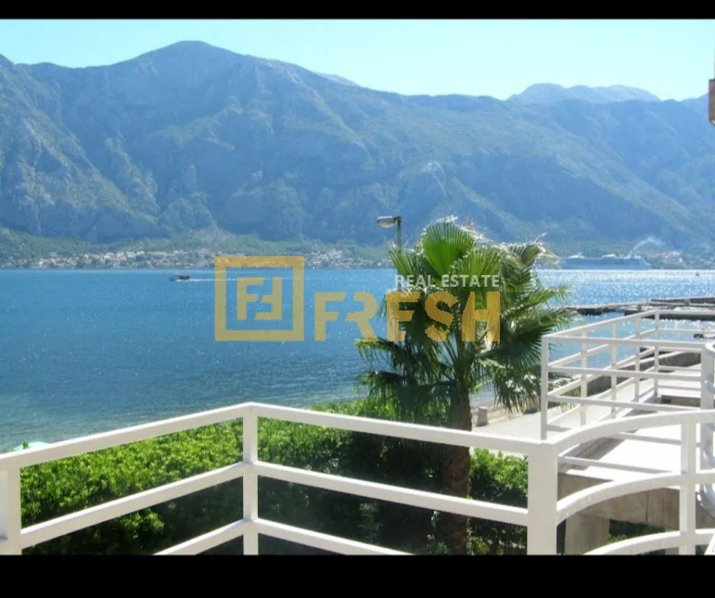 Sale, house, 306m², Kotor, Crna Gora