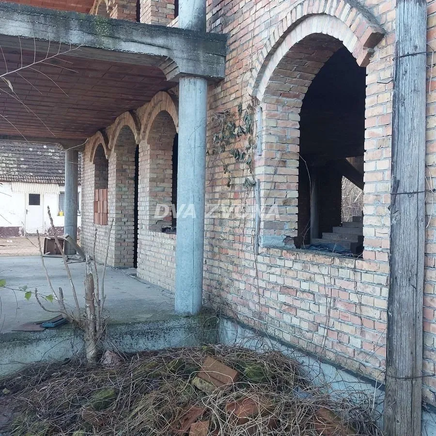 Prodaja, kuća, 240m², Bečej, Novi Sad