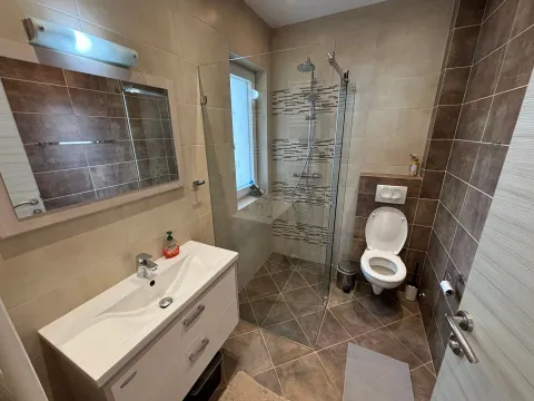 Rent, two bedroom apartment, 75m², Ivanovići, Budva - image 11