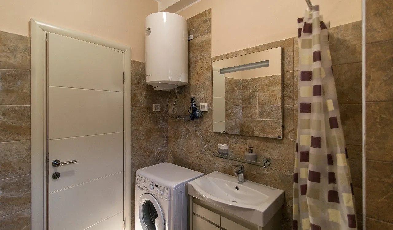 Prodaja, dvosoban stan, 93m², Zavala, Budva