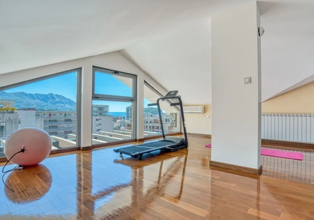Prodaja, četvorosoban stan, 190m², Rozino, Budva