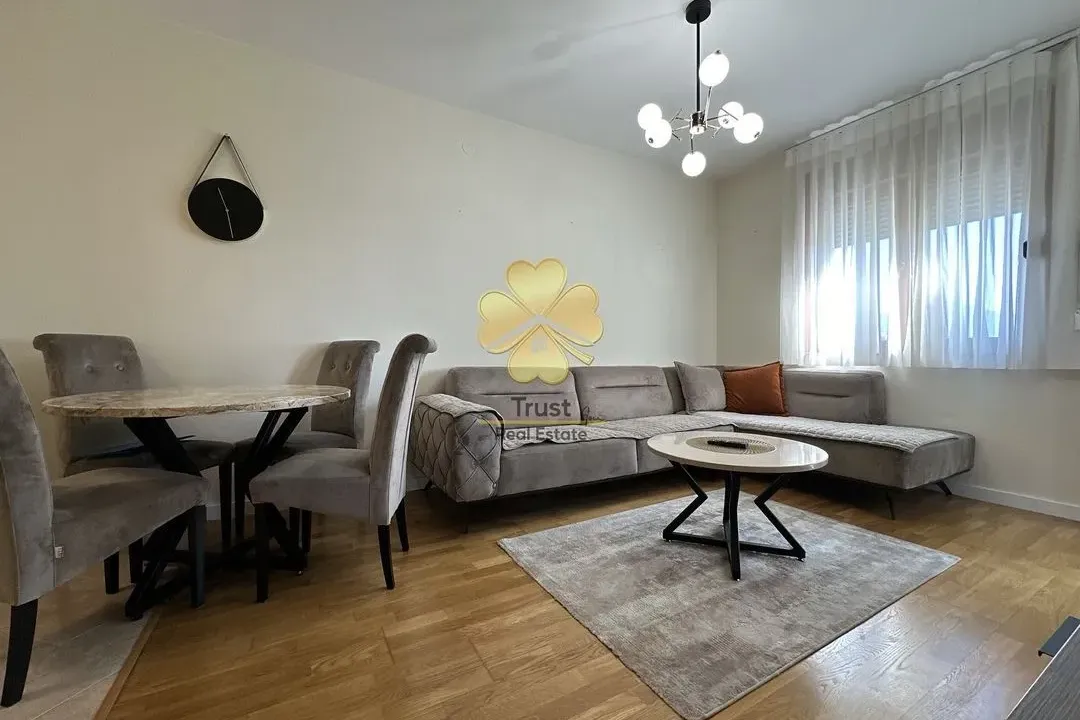 Izdavanje, jednosoban stan, 40m², Pobrežje, Podgorica