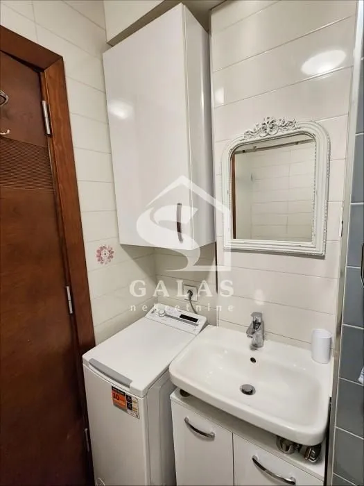 Izdavanje, dvosoban stan, 43m², Vračar Sve Podlokacije, Beograd