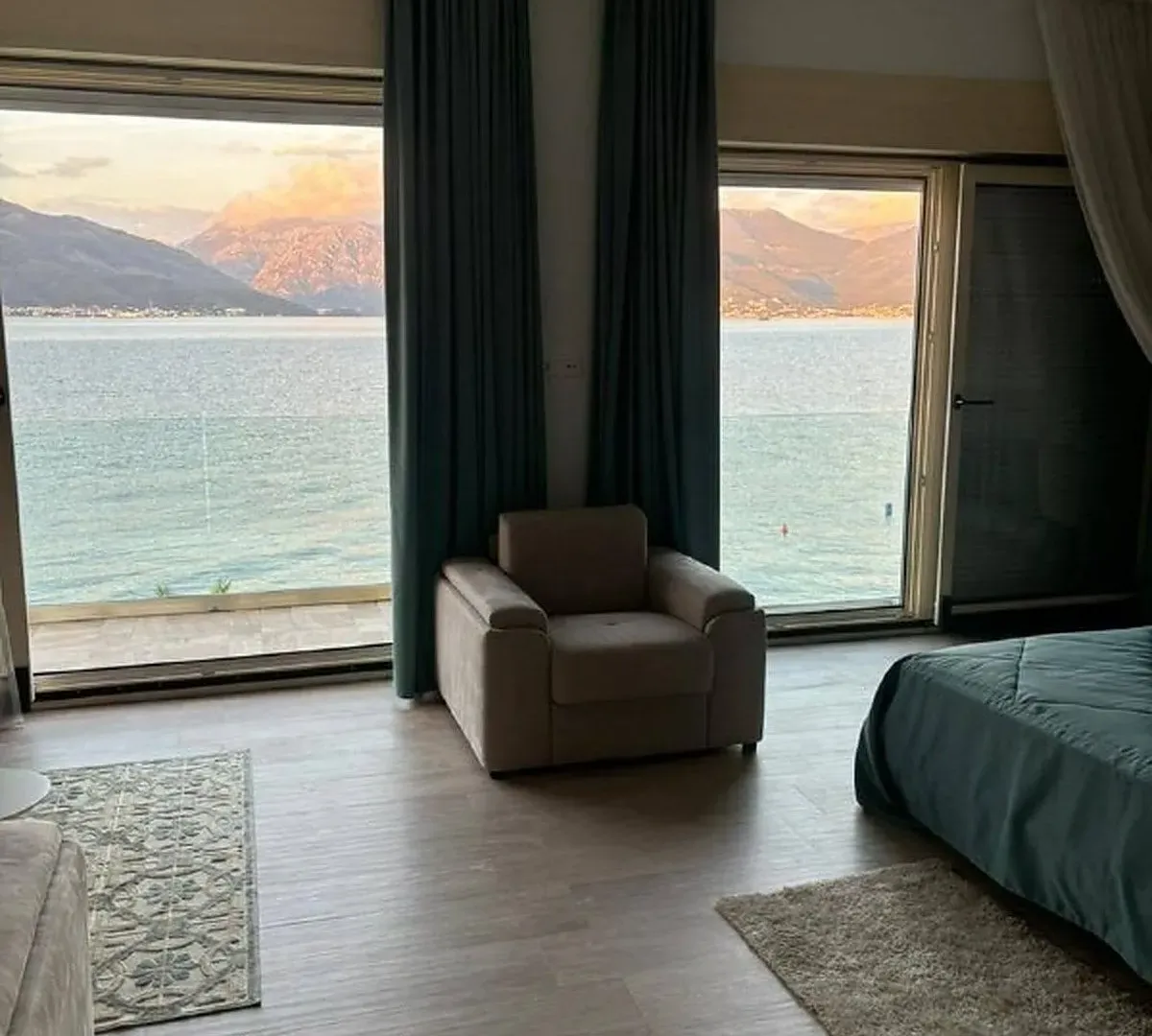 Prodaja, kuća, 209m², Krašići, Tivat