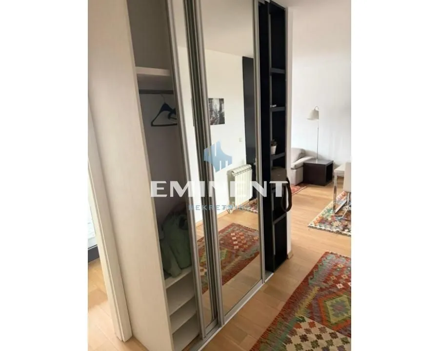 Izdavanje, trosoban stan, 73m², Crveni Krst, Beograd
