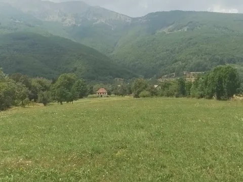 Zemljište in Centar