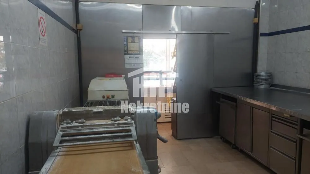 Sale, office space, 61m², Čukarica, Beograd