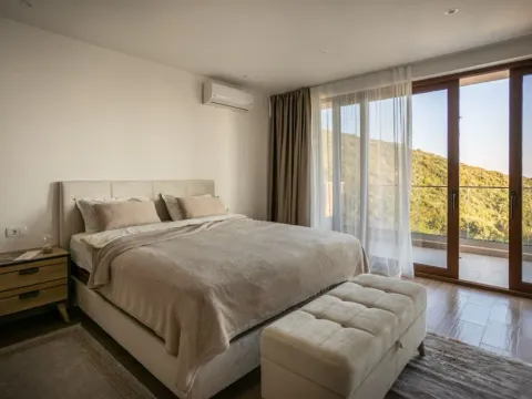 Izdavanje, kuća, 450m², Krimovica, Kotor - image 3