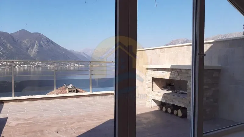 Sale, two bedroom apartment, 108m², Dobrota, Kotor