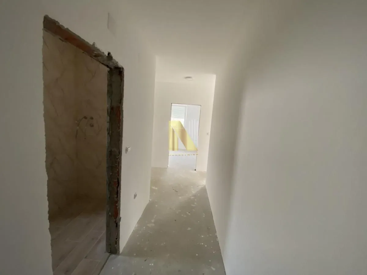 Prodaja, trosoban stan, 61m², Alibegovac, Petrovaradin